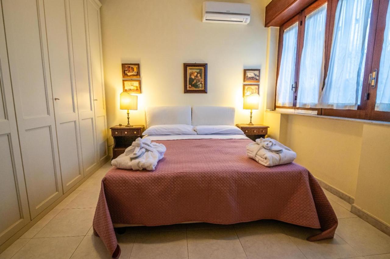 Courrier-House Aci Castello Exterior foto