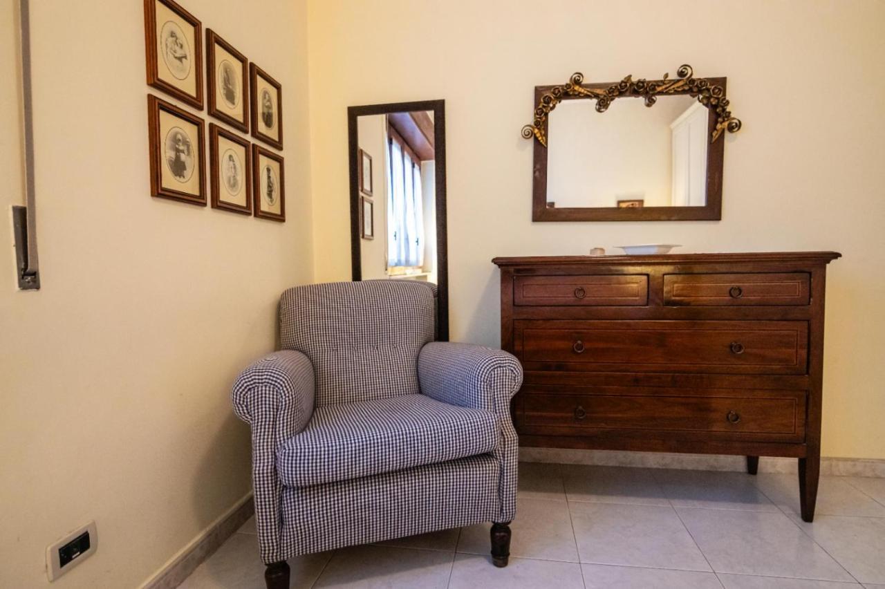 Courrier-House Aci Castello Exterior foto