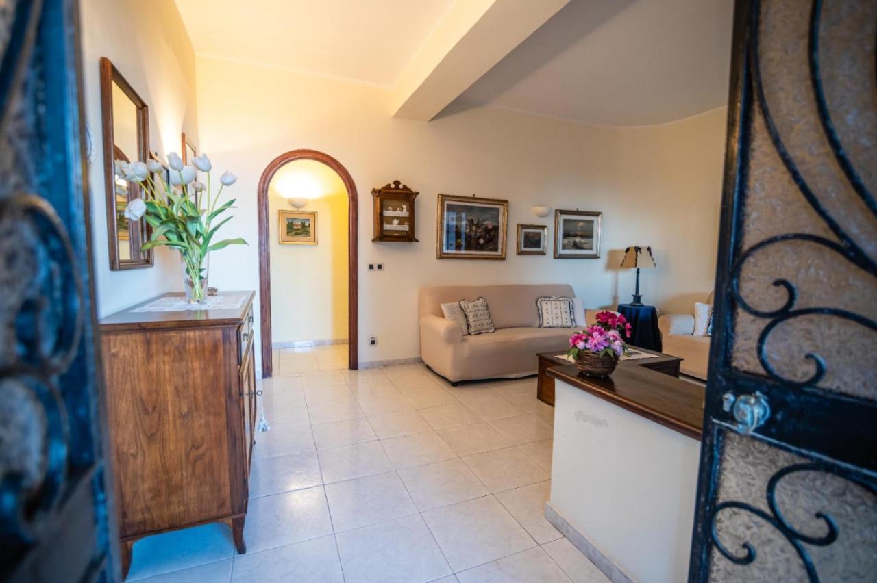 Courrier-House Aci Castello Exterior foto